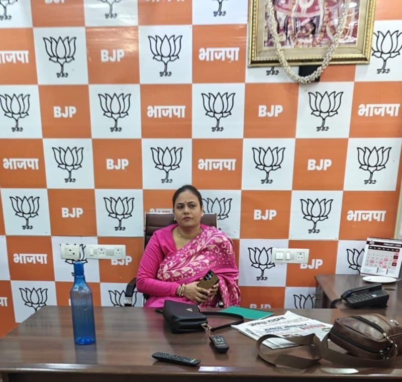 भाजपा प्रदेश कार्यालय में अजीब नजारा: रानू पाराशर ने खुद संभाली मीडिया प्रभारी की कुर्सी